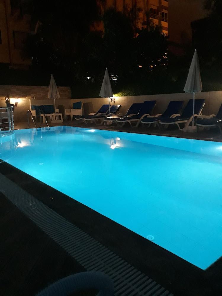 Golden Spark Aparthotel Antalya Exterior photo